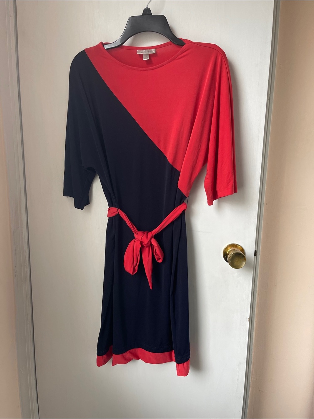 Dress barn Colorblock Red and Black Tie-Waist Women’s Dress size 8